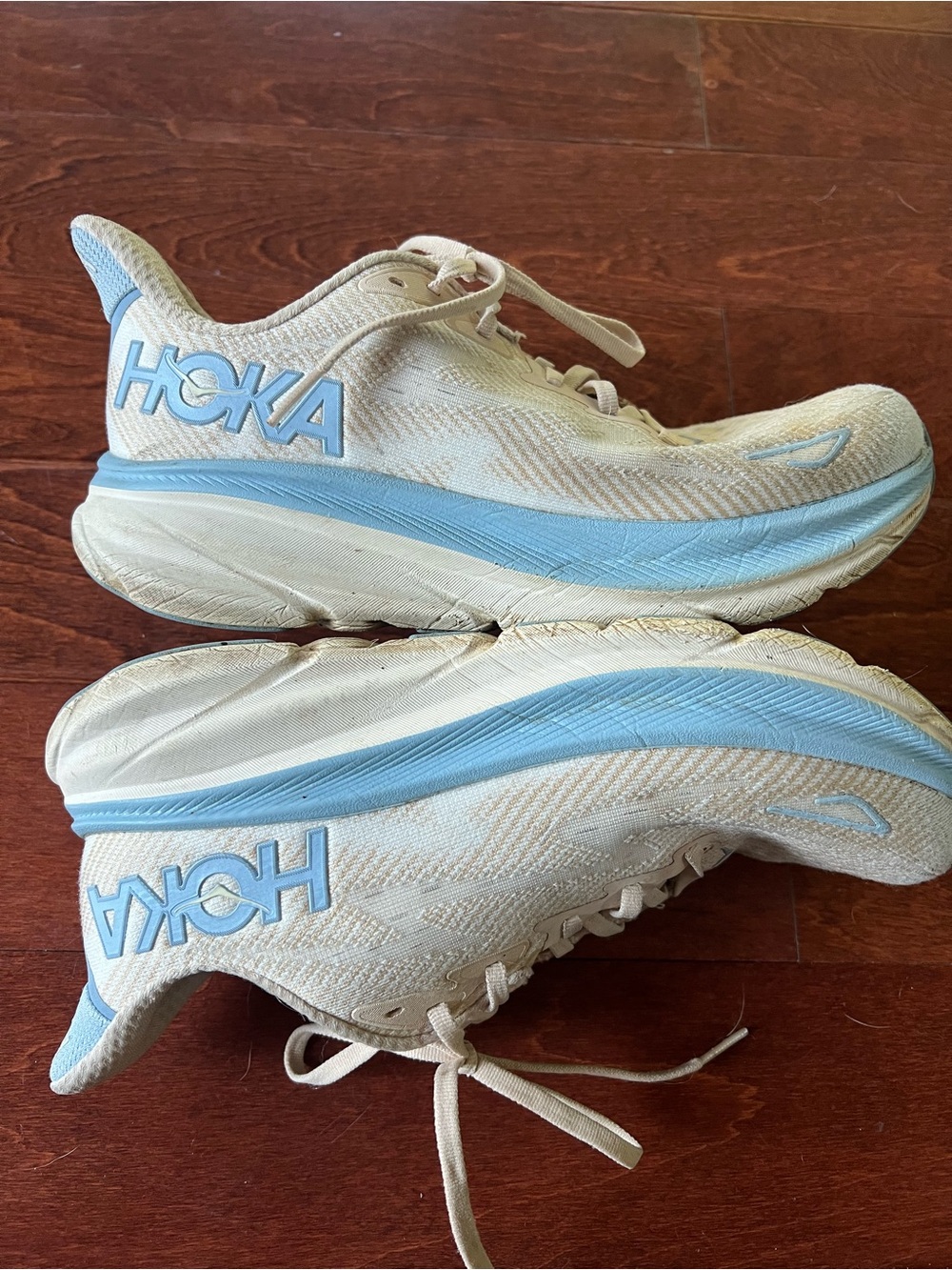 Hoka Clifton 9 Size 8 Women's Running Shoe in Beige with Light Blue Accents - Picture 6 of 7